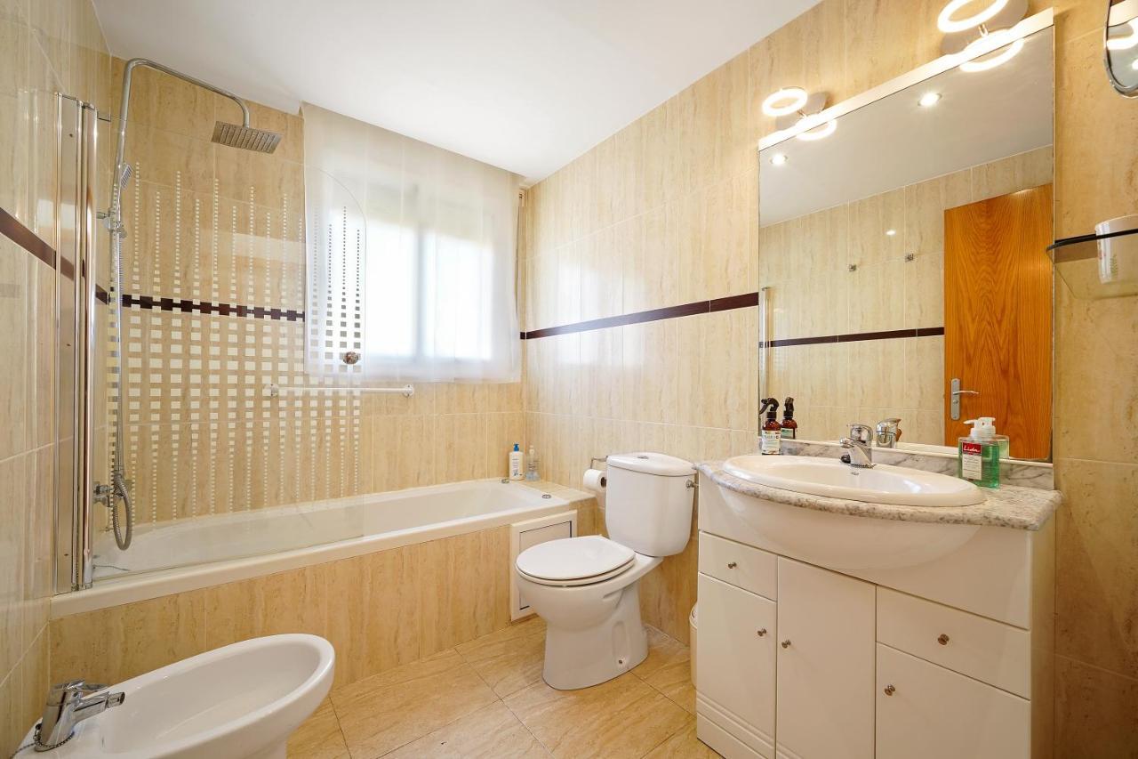 Hauzify I Apartament Mediterrani Miami Playa Bagian luar foto
